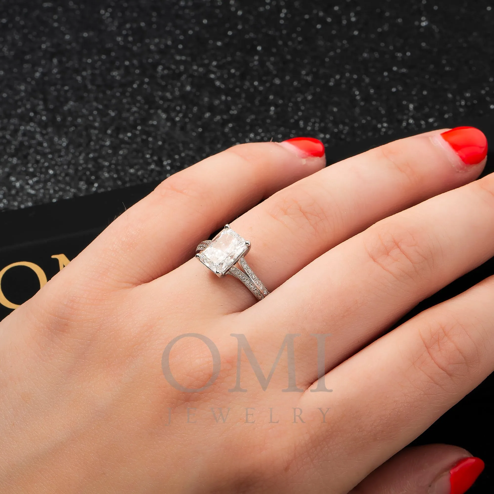 18K GOLD LAB DIAMOND RING 2.37 CTW