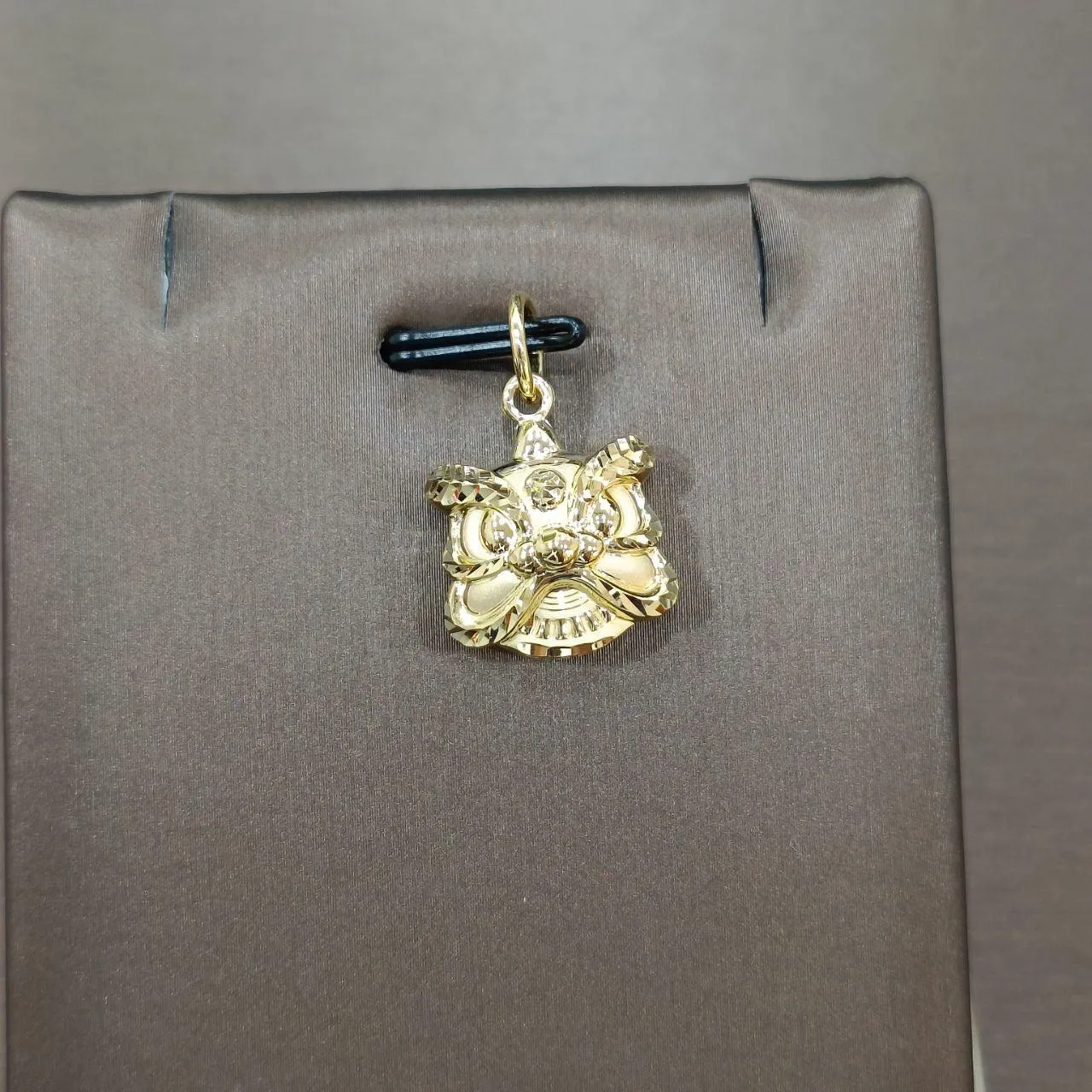 22k / 916 Gold Lion Dance Pendant (Big)