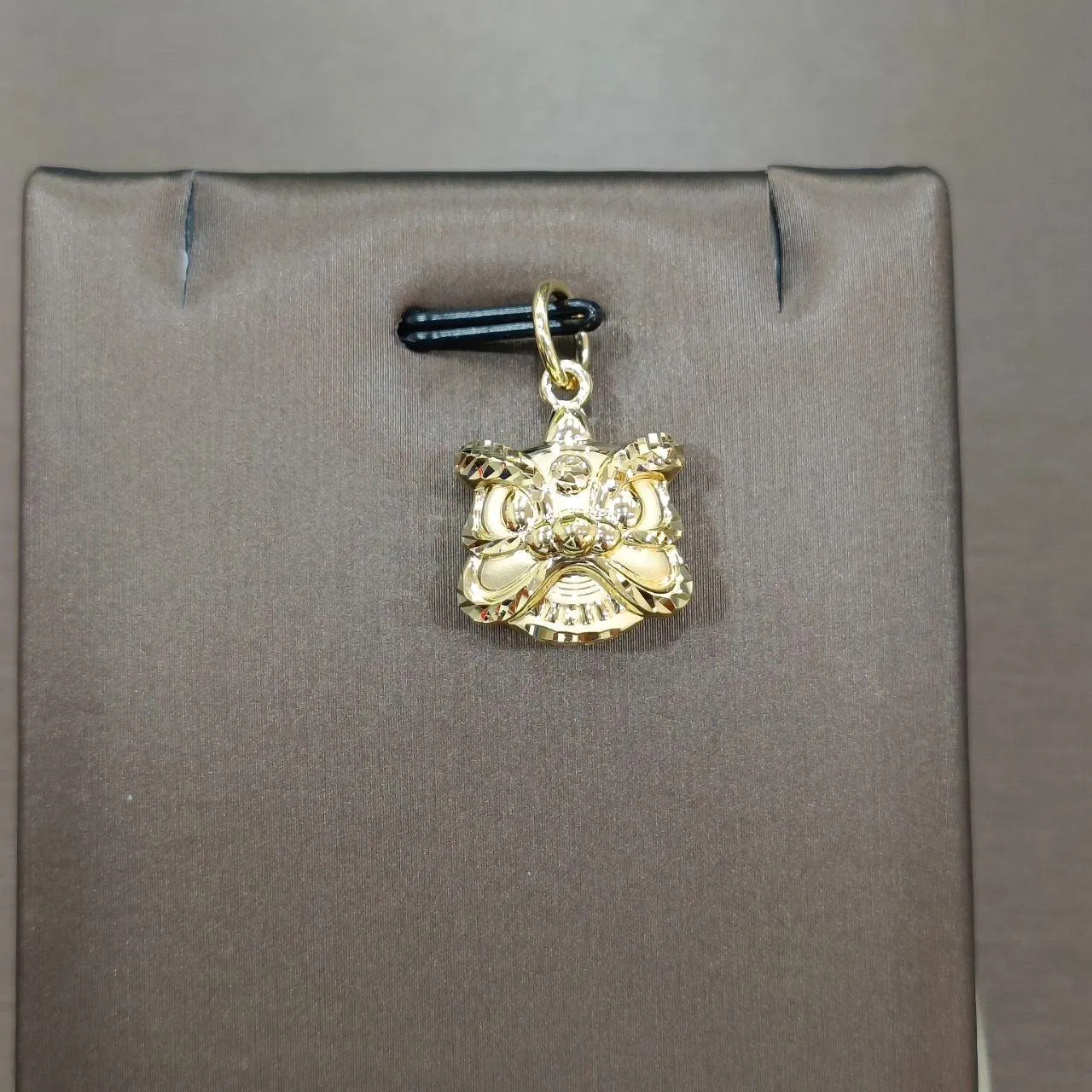 22k / 916 Gold Lion Dance Pendant (Big)