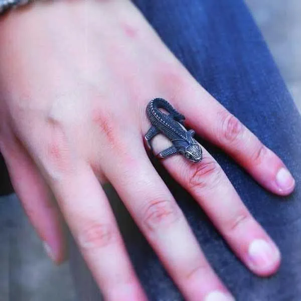 Crawling Lizard Ring