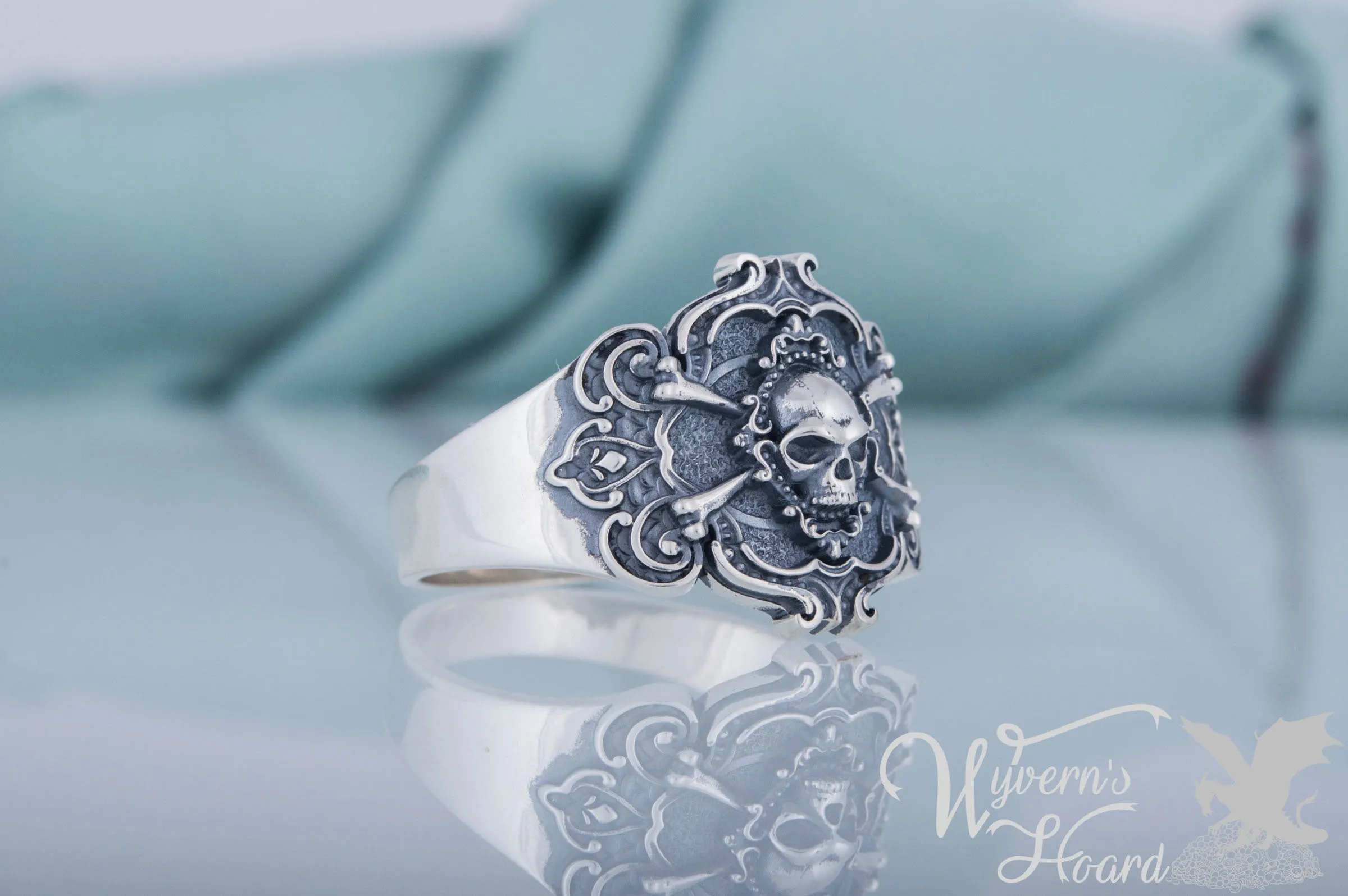 Jolly Roger Pirate Symbol Ring