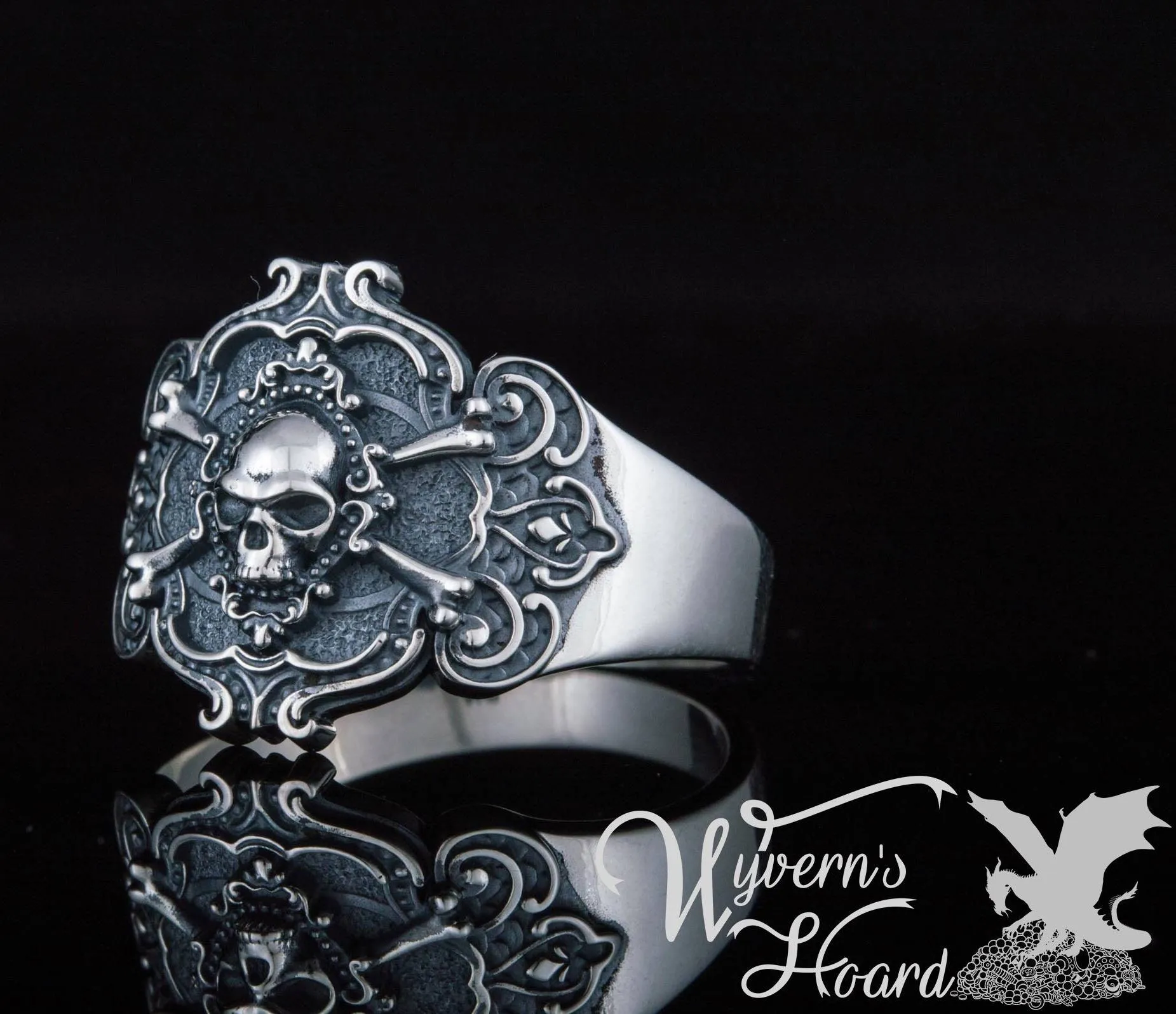 Jolly Roger Pirate Symbol Ring