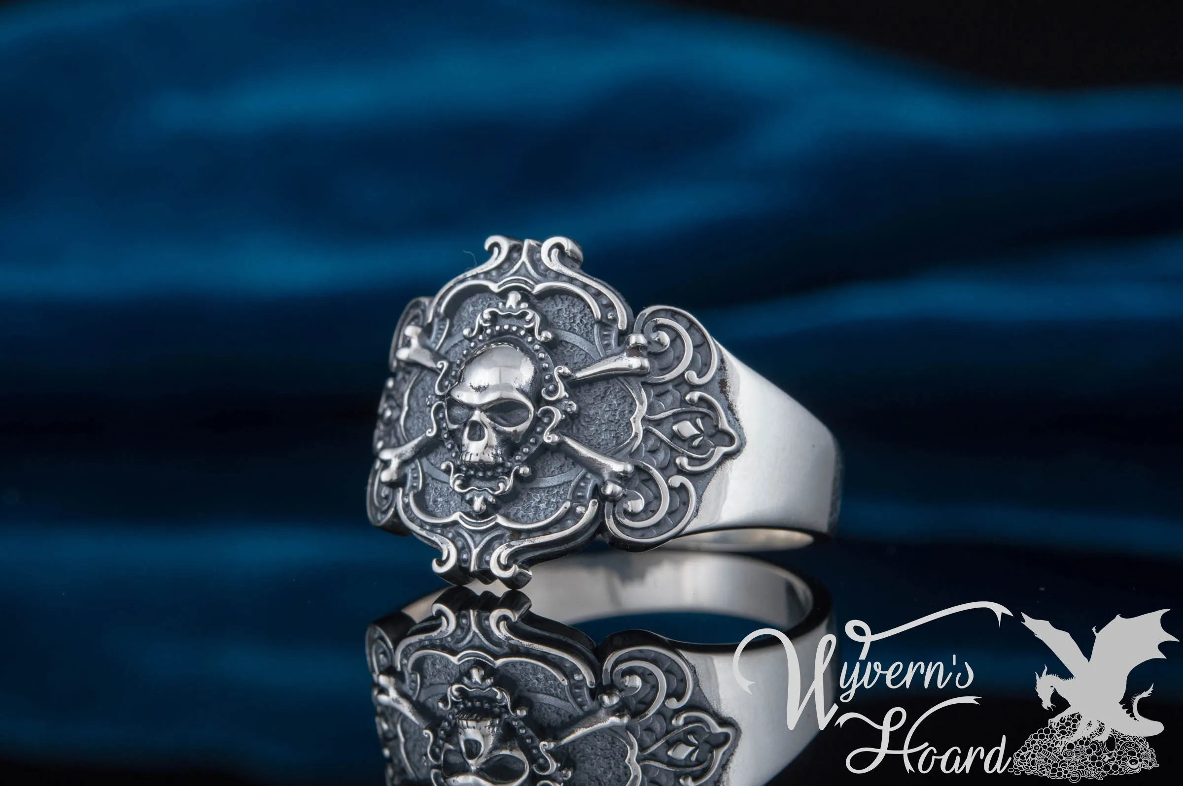 Jolly Roger Pirate Symbol Ring