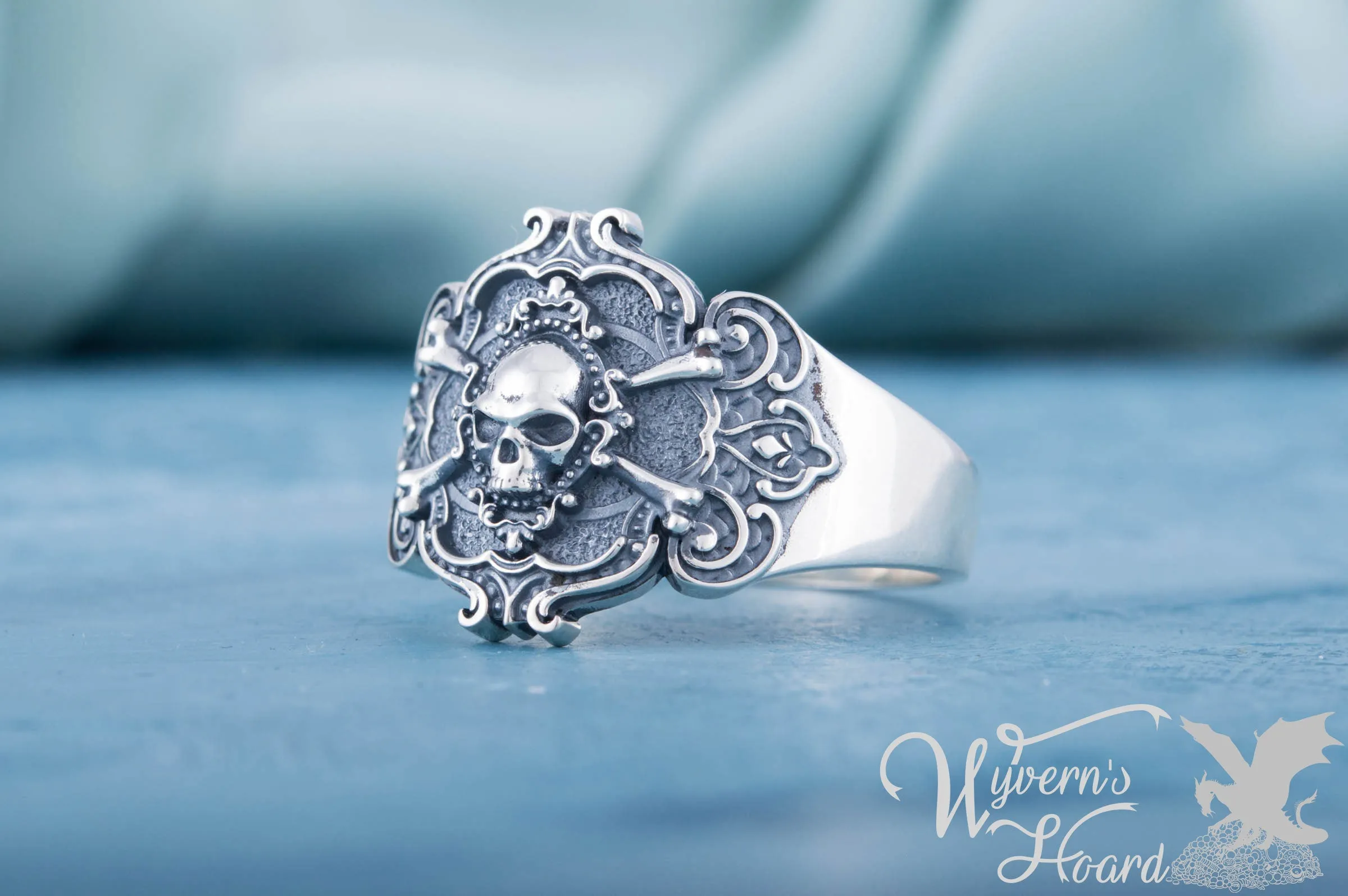 Jolly Roger Pirate Symbol Ring