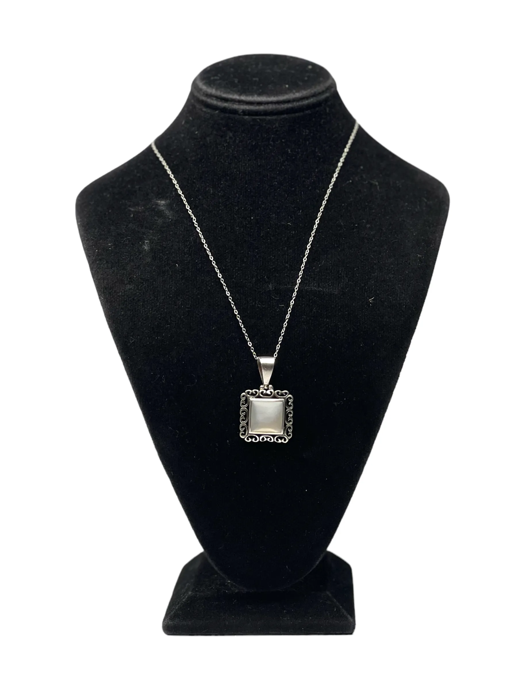 Mother of Pearl Pendant Necklace