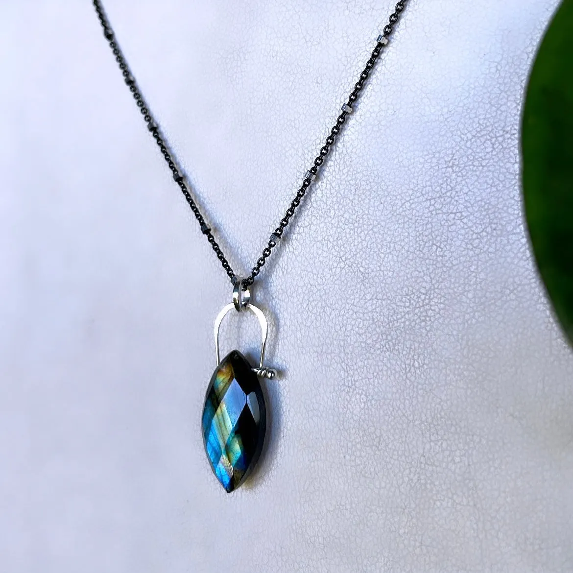 Oxi stirrup marquis labradorite Necklace