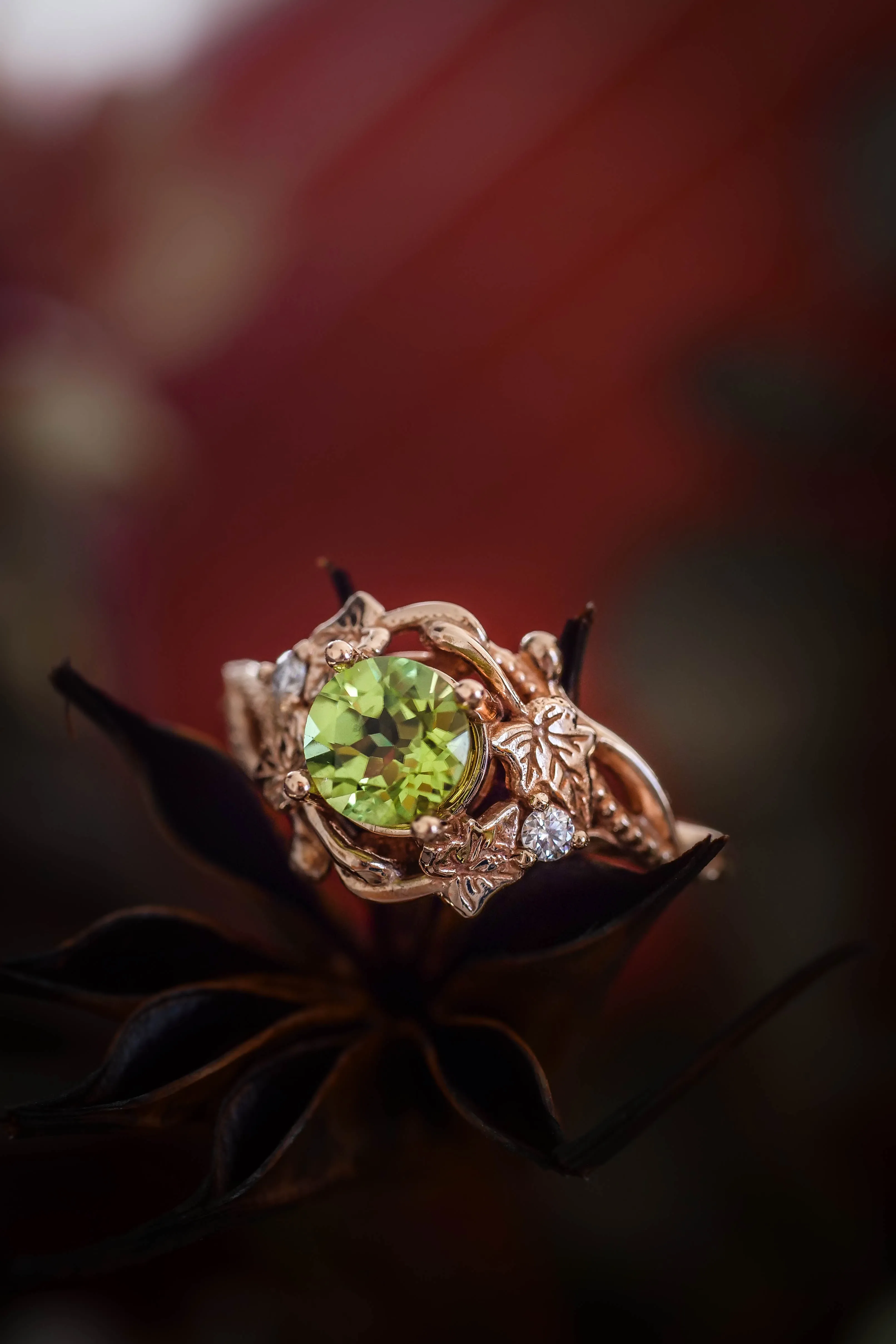 Peridot engagement ring with diamonds / Ivy Undina