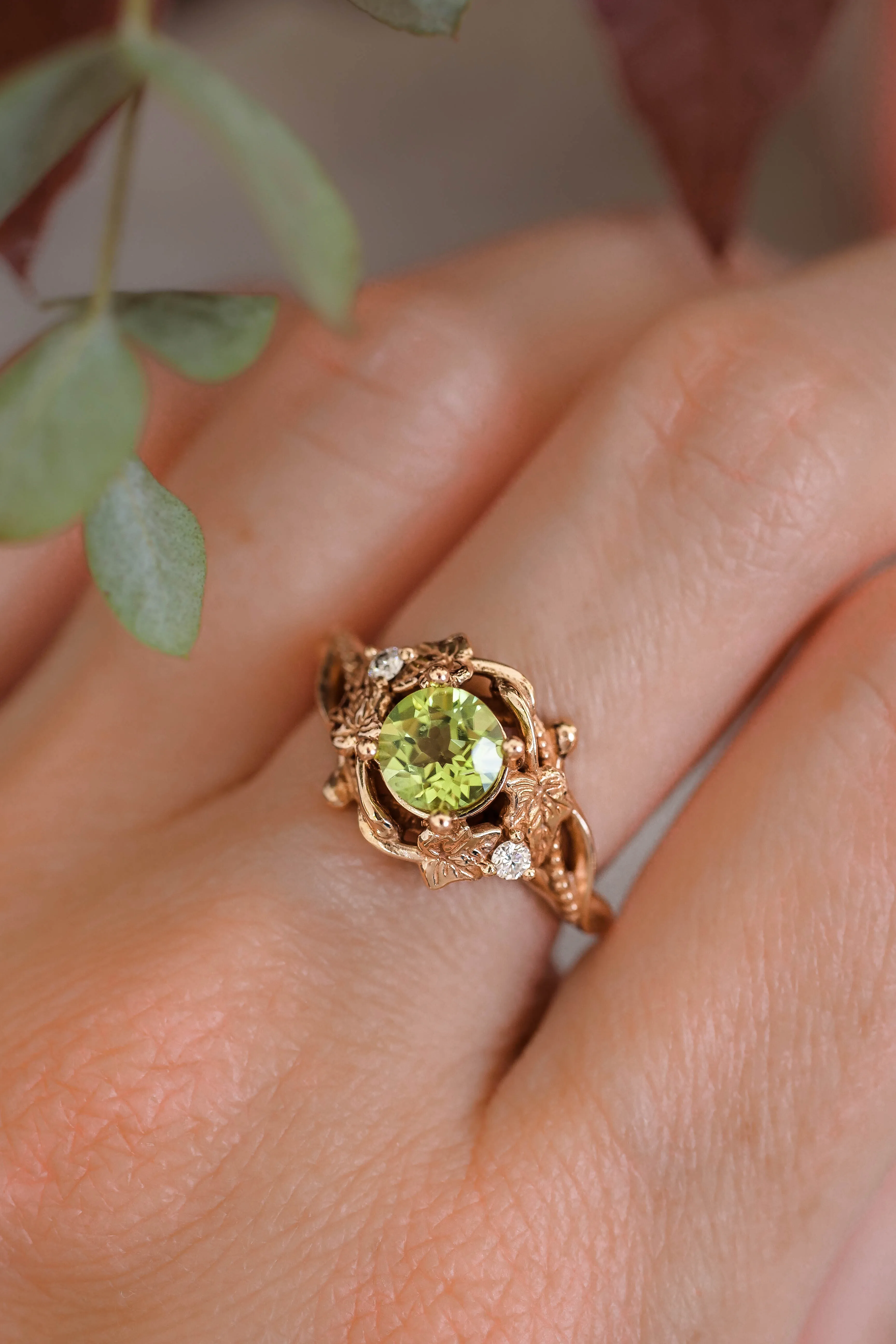 Peridot engagement ring with diamonds / Ivy Undina