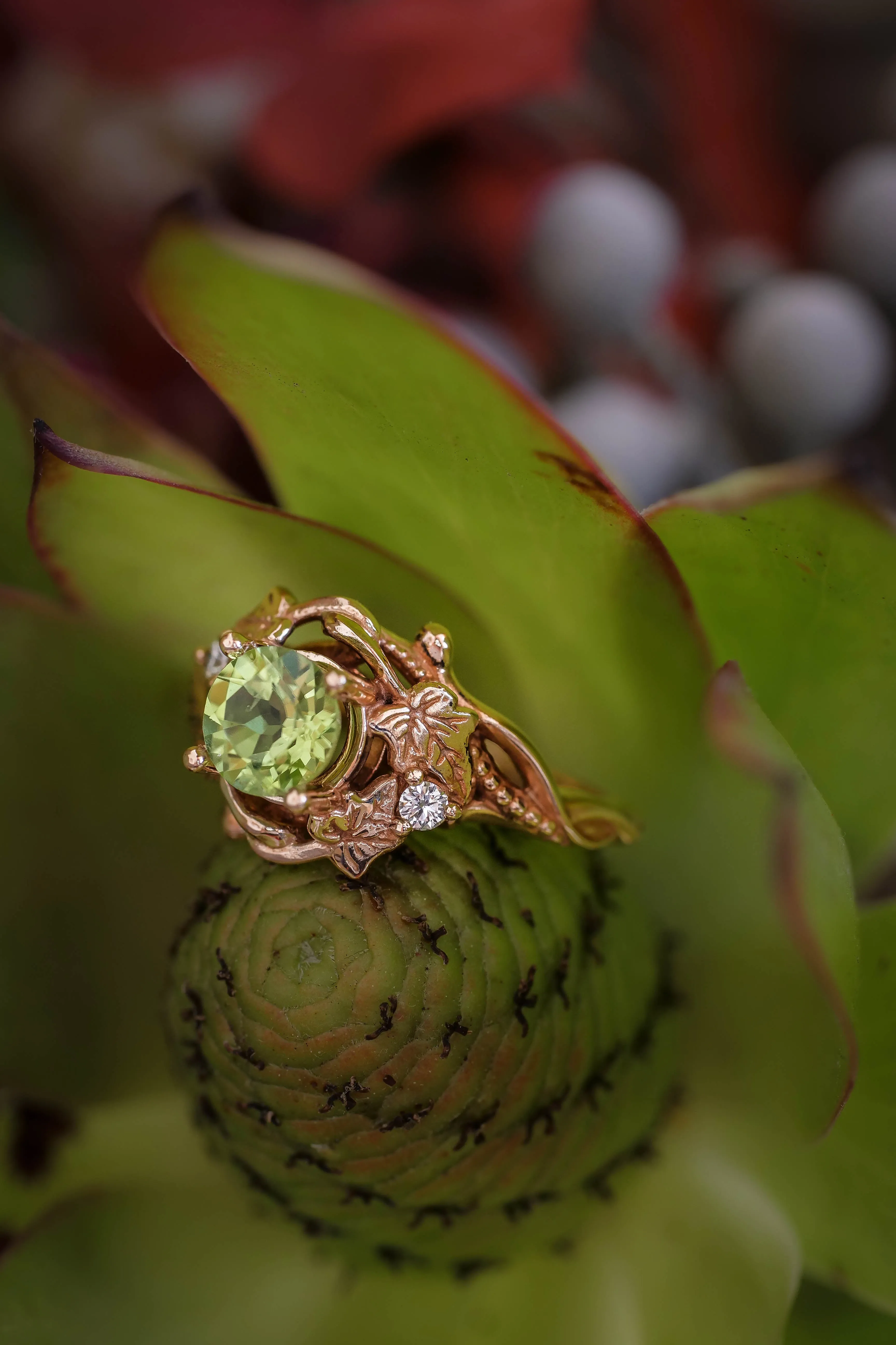 Peridot engagement ring with diamonds / Ivy Undina