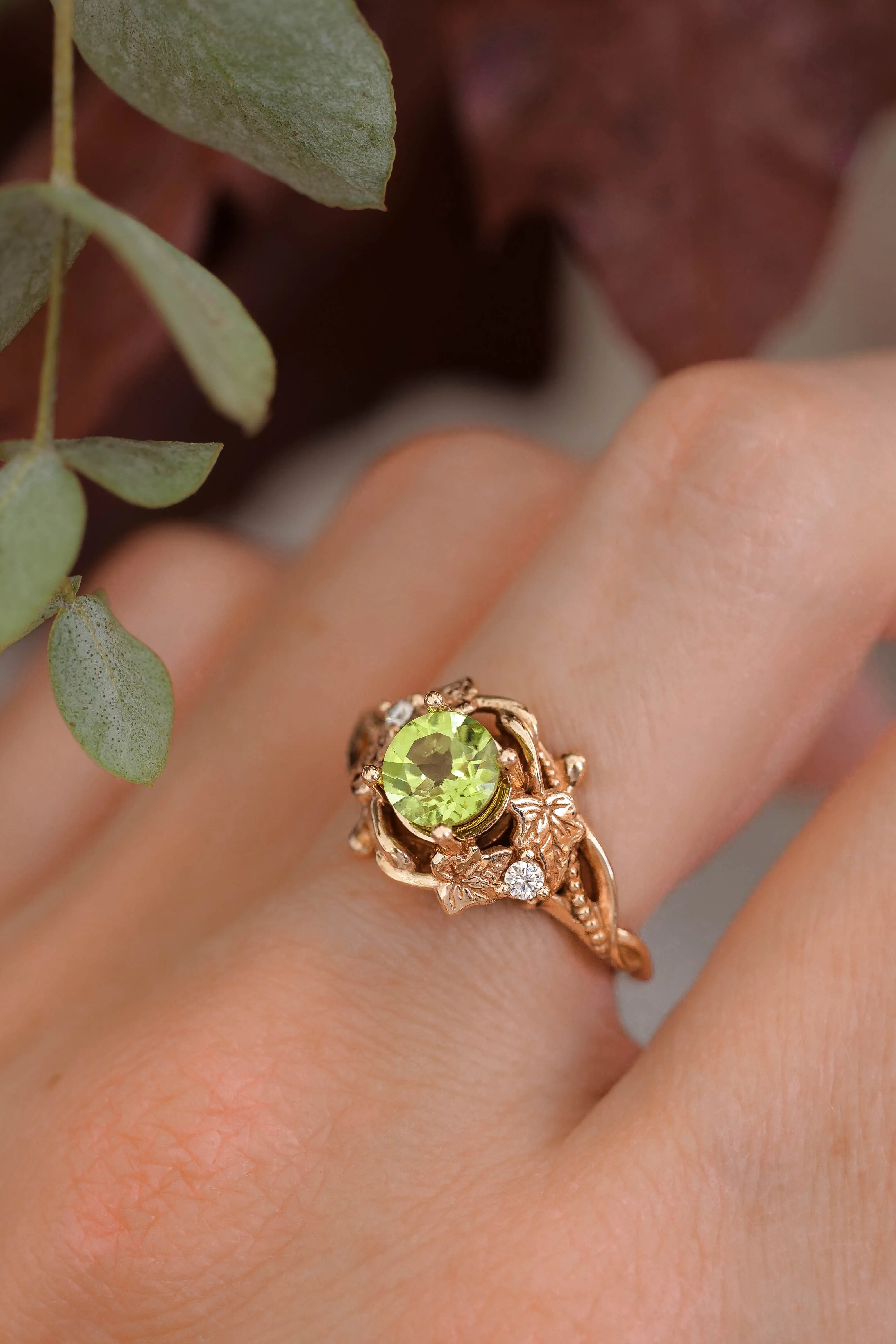 Peridot engagement ring with diamonds / Ivy Undina