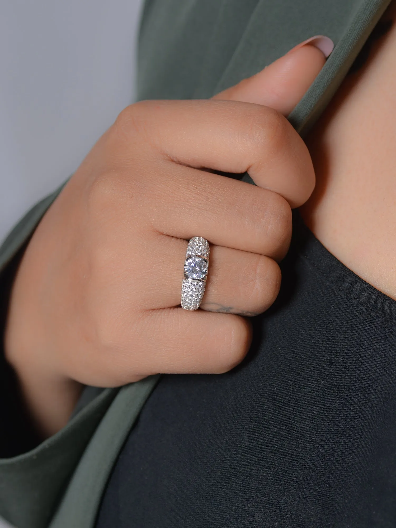 Sparkly 3 Carat Solitaire Band Ring