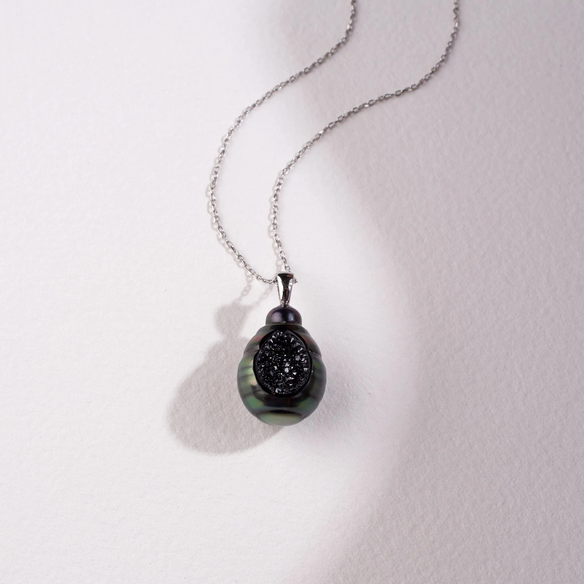 Tahitian Pearl Finestrino Pendant with Black Diamond