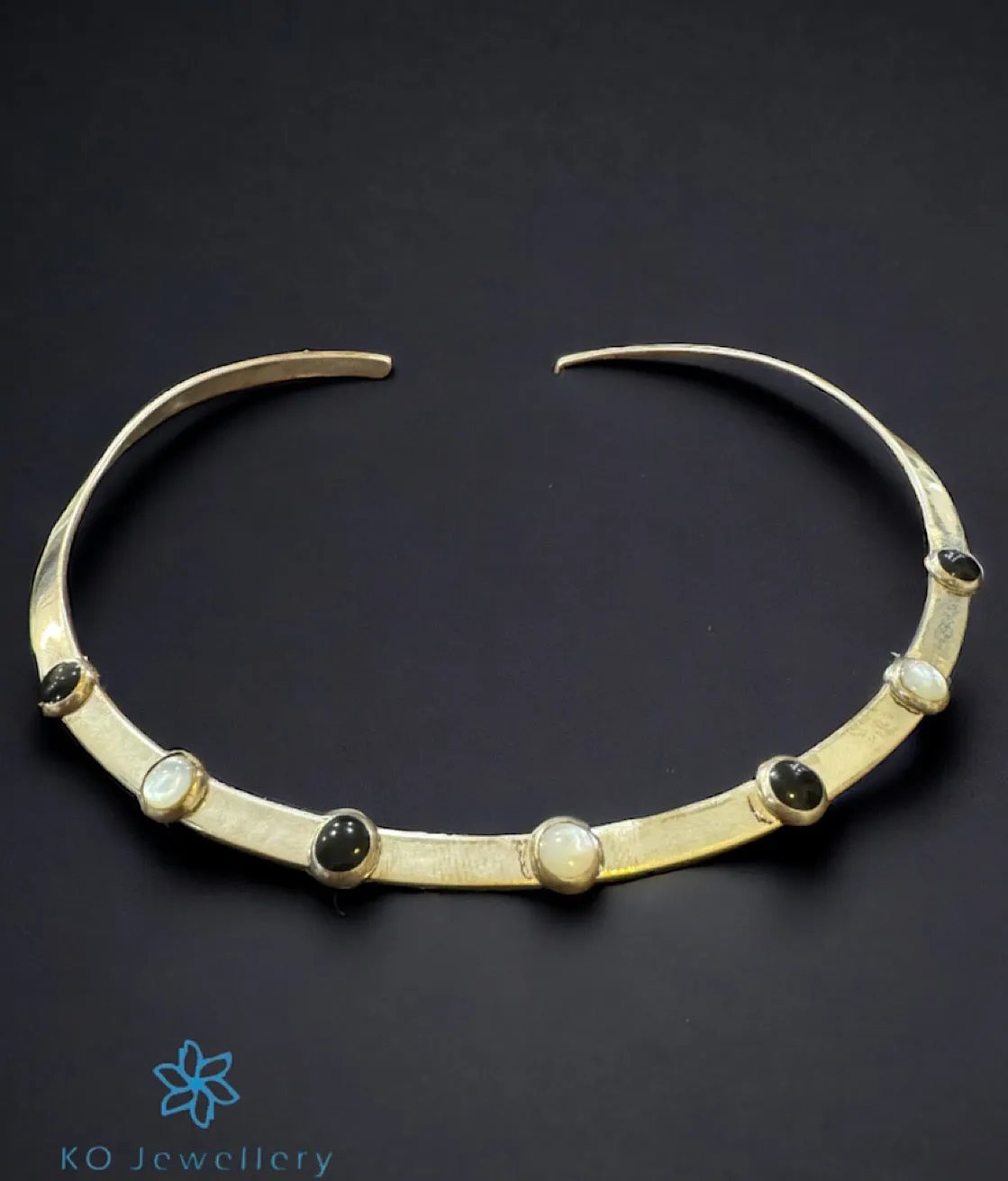 The Ivory & Ebony Silver Hasli Necklace